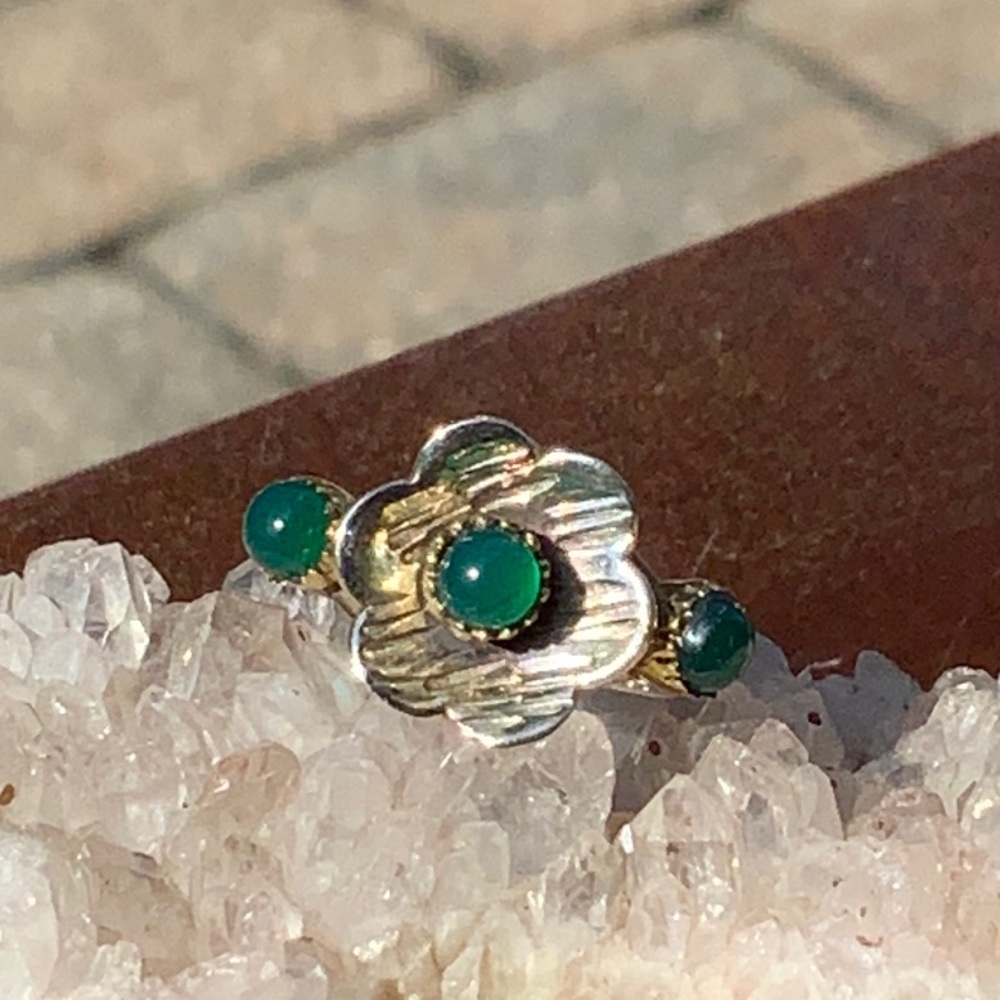 TWO TONE GREEN ONYX 925 STERLING SILVER RING, SIZE 7.5